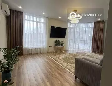 4-комнатная квартира, этаж 4 из 8, 163 м²