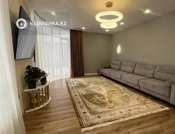 4-комнатная квартира, этаж 4 из 8, 163 м²