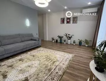 4-комнатная квартира, этаж 4 из 8, 163 м²