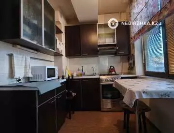 2-комнатная квартира, этаж 4 из 8, 64 м²