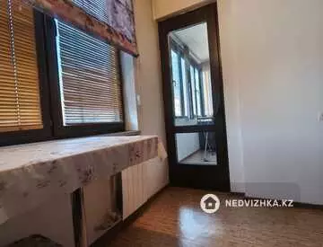 2-комнатная квартира, этаж 4 из 8, 64 м²