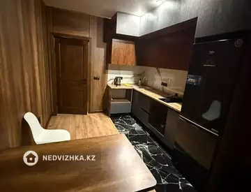 1-комнатная квартира, этаж 2 из 12, 40 м², посуточно
