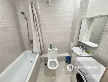 1-комнатная квартира, этаж 4 из 12, 40 м², по часам