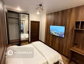 1-комнатная квартира, этаж 2 из 12, 40 м², по часам