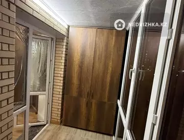 1-комнатная квартира, этаж 2 из 12, 40 м², по часам