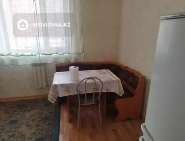 2-комнатная квартира, этаж 2 из 5, 69 м², посуточно