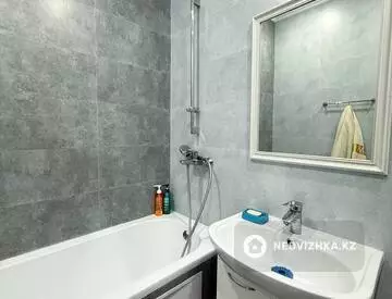 4-комнатная квартира, этаж 8 из 18, 123 м²