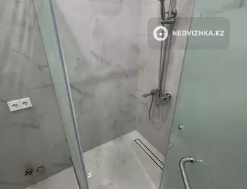 1-комнатная квартира, этаж 11 из 12, 37 м²