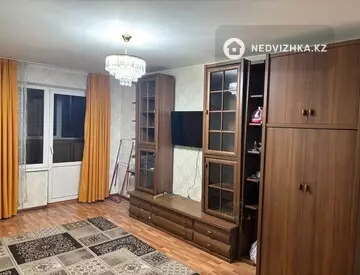 3-комнатная квартира, этаж 4 из 5, 50 м², посуточно