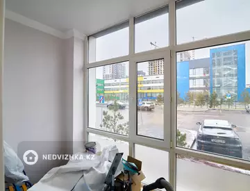 4-комнатная квартира, этаж 1 из 12, 117 м²