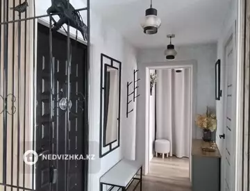 2-комнатная квартира, этаж 4 из 5, 48 м²