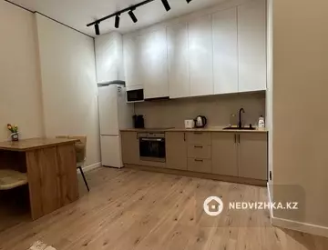 2-комнатная квартира, этаж 2 из 12, 45 м², посуточно