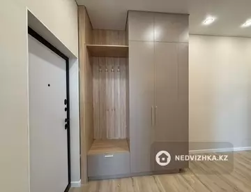 3-комнатная квартира, этаж 12 из 12, 65 м²