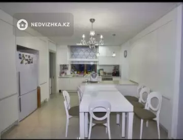 4-комнатная квартира, этаж 13 из 22, 122 м²