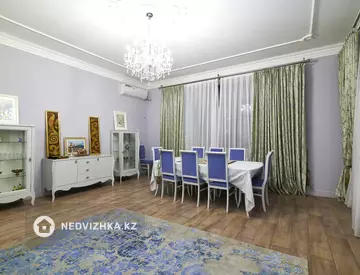 3-комнатная квартира, этаж 3 из 6, 140 м²