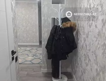 1-комнатная квартира, этаж 3 из 5, 58 м²