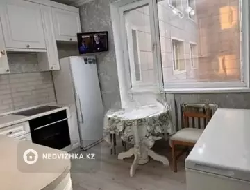 3-комнатная квартира, этаж 4 из 12, 82 м²