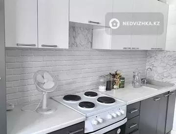 2-комнатная квартира, этаж 3 из 10, 50 м²