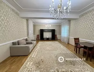 3-комнатная квартира, этаж 8 из 17, 140 м²