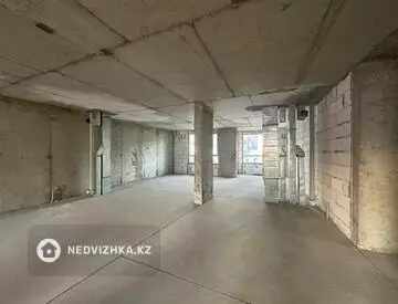 3-комнатная квартира, этаж 8 из 10, 107 м²