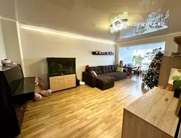 4-комнатная квартира, этаж 3 из 4, 150 м²