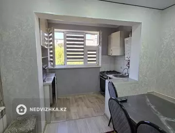 3-комнатная квартира, этаж 4 из 5, 60 м²