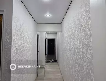 3-комнатная квартира, этаж 4 из 5, 60 м²