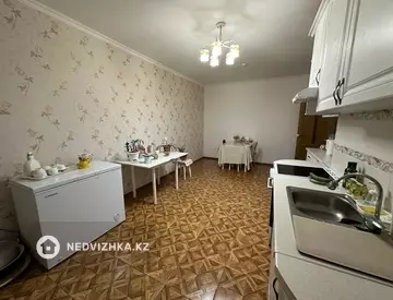 3-комнатная квартира, этаж 14 из 16, 103 м²