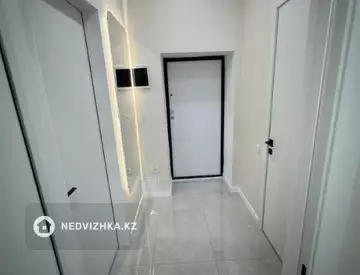 1-комнатная квартира, этаж 10 из 12, 38 м²