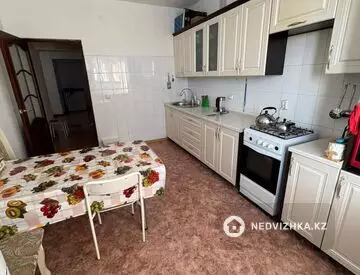 3-комнатная квартира, этаж 8 из 9, 96 м²