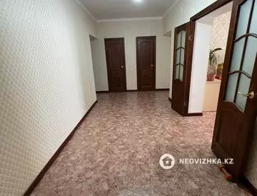 3-комнатная квартира, этаж 8 из 9, 96 м²