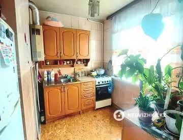 3-комнатная квартира, этаж 4 из 5, 58 м²