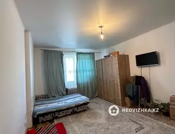 1-комнатная квартира, этаж 1 из 12, 43 м²