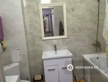 1-комнатная квартира, этаж 4 из 8, 38 м²