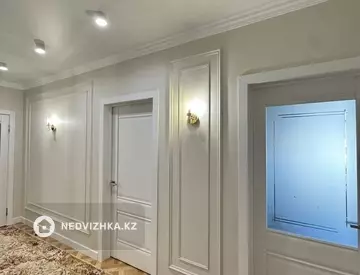 2-комнатная квартира, этаж 3 из 12, 60 м²