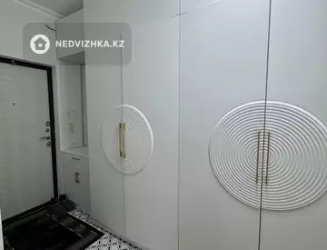2-комнатная квартира, этаж 11 из 18, 56 м²