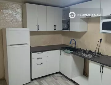 3-комнатный дом, 5 соток, 120 м², на длительный срок