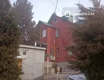 8-комнатный дом, 9.5 соток, 280 м²