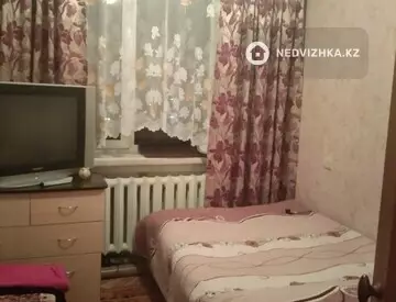 4-комнатная квартира, этаж 4 из 5, 65 м², на длительный срок