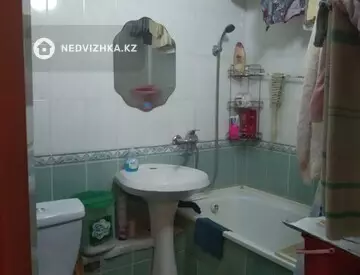 4-комнатная квартира, этаж 4 из 5, 65 м², на длительный срок