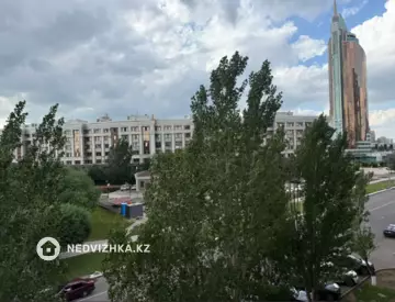 3-комнатная квартира, этаж 4 из 6, 130 м²