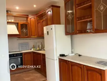 3-комнатная квартира, этаж 4 из 6, 130 м²