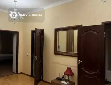 3-комнатная квартира, этаж 4 из 6, 130 м²