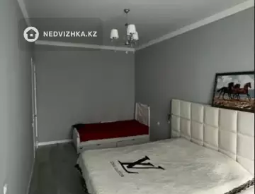 4-комнатная квартира, этаж 2 из 14, 132 м²