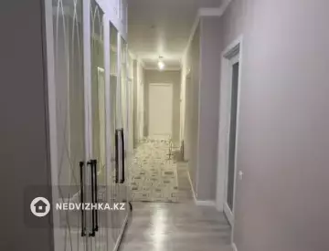 4-комнатная квартира, этаж 2 из 14, 132 м²