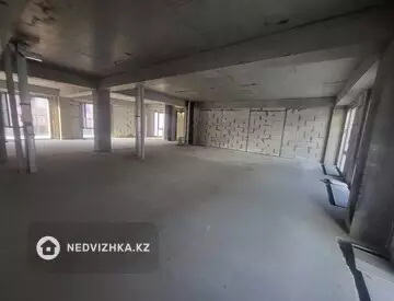 3-комнатная квартира, этаж 2 из 4, 134 м²