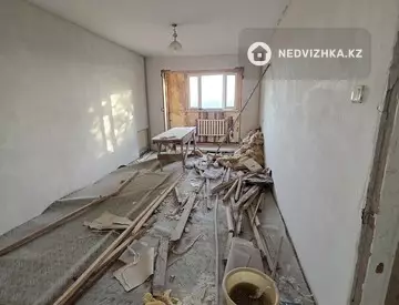 3-комнатная квартира, этаж 4 из 5, 60 м²