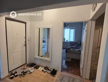 4-комнатная квартира, этаж 4 из 5, 89 м²