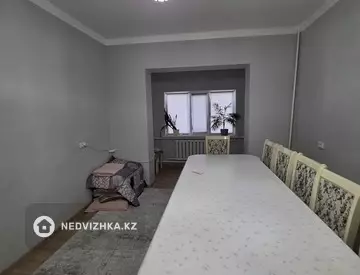 4-комнатная квартира, этаж 4 из 5, 89 м²