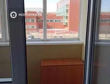 2-комнатная квартира, этаж 3 из 9, 65 м²